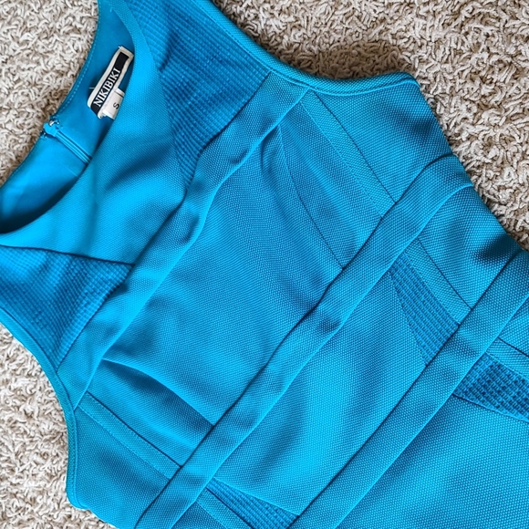 Small Teal Bodycon mini Dress - Picture 2 of 3